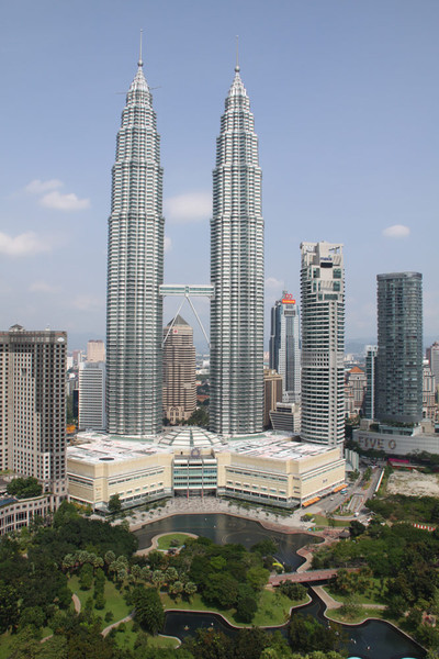 В проектировании данного сооружения принимал участие сам премьер-министр Малайзии Махатхир Мохамад. 