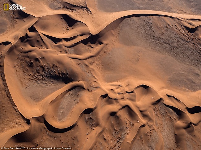 Эта воздушный снимок был сделан с небольшого самолета над пустыней Намиб