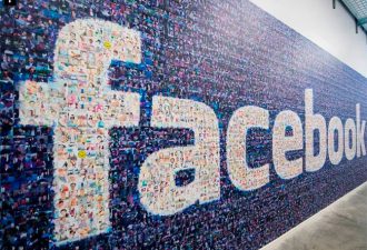 Facebook оградит детей от просмотра графики и видео с предупреждающими стикерами